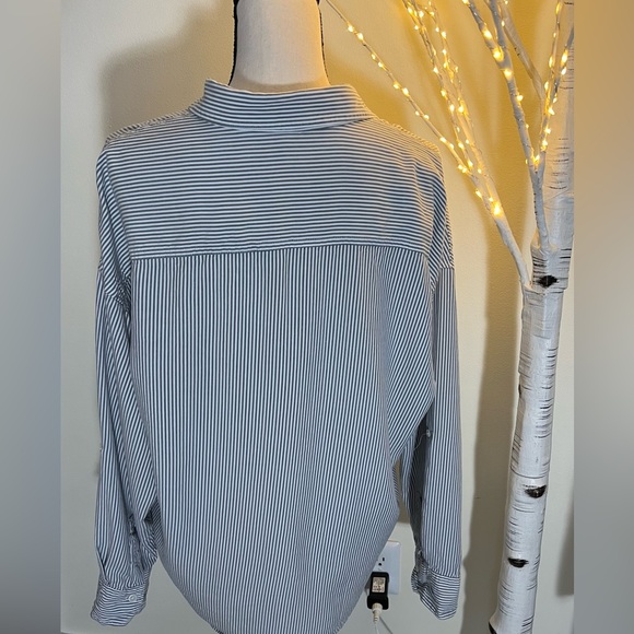 Blue and White Stripe Shirt - M - Picture 2 of 6